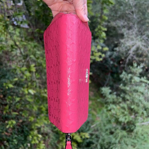 COACH Long Zip-Around Wallet Pink Embossed Leather w Gold Hardware AUTHENTIC - Picture 6 of 8